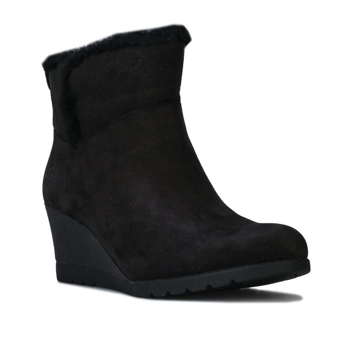 Women's Ugg Australia Devorah Boots in Black