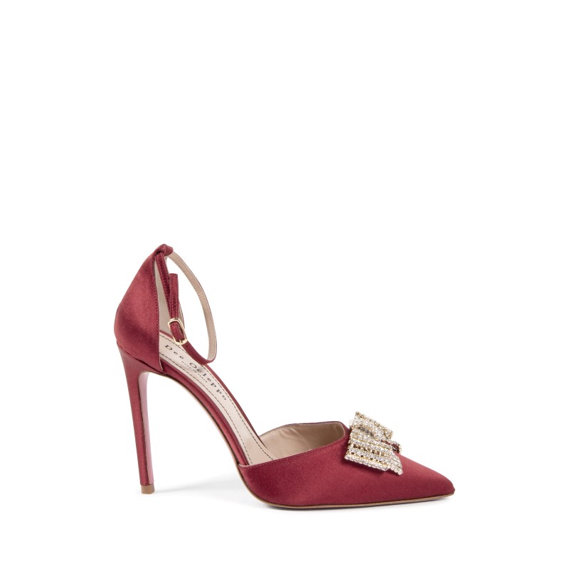 Satin Bow Opera Costume Pump With Soft, Luxurious Finish