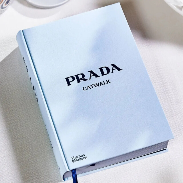 New Mags book prada catwalk th1062