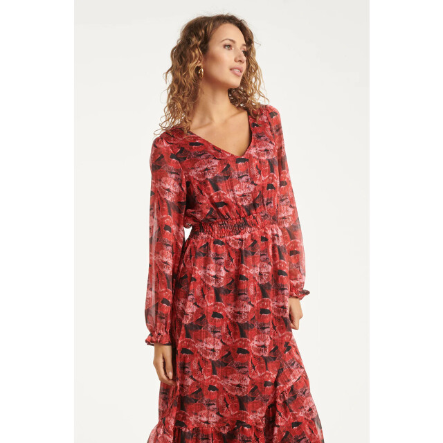 Smashed Lemon Lippenprint chiffon maxi jurk in rood en zwart |