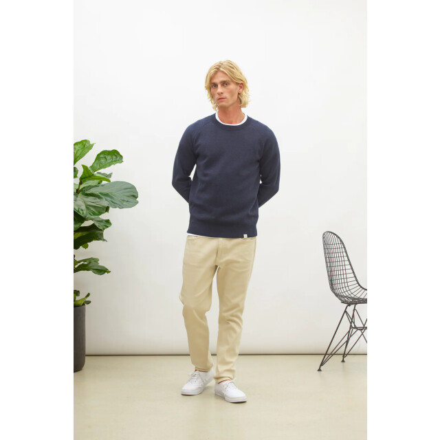 NOWADAYS Nai0202d1 670/ sky captain
