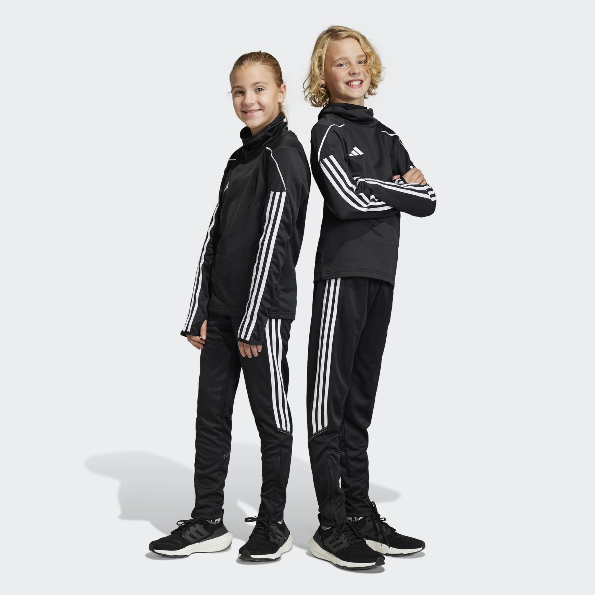 Black/White