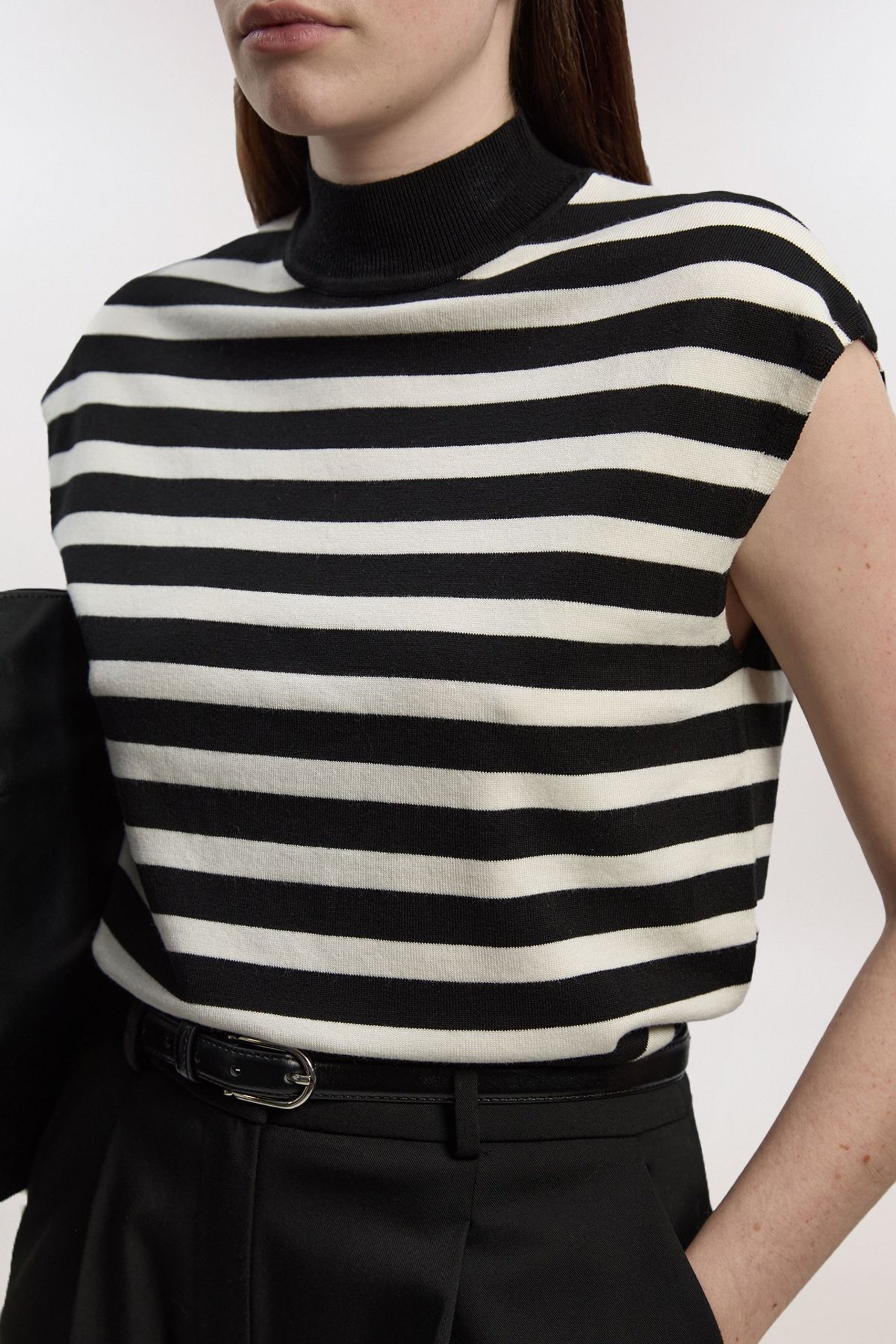 Monochrome Multi