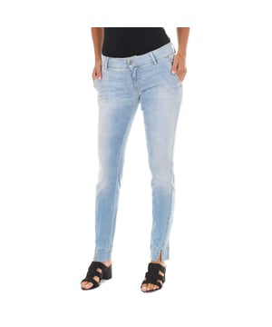 Lange Jeans.  
Farbe: Blau Denim  
Taille mit Gürtelschlaufen.  
Knopf- und Reißverschluss vorne.  
Zwei Taschen vorne.  
Zwei falsche Taschen hinten.  
Markenlogo-Patch vorne.  
Schmal geschnittene Saum.  
Used-Effekt.  
Passende Nähte.  

Zusammensetzung:  
- 98 % Baumwolle - 2 % Elasthan.  

Waschhinweise:  
- Maximal bei 40 °C waschen.  
- Bei mittlerer Temperatur bügeln, max. 110 °C.  
- Trocknergeeignet.  
- Kein Bleichmittel verwenden.  
- Keine chemische Reinigung möglich.  

Zusammensetzung: 98 % Baumwolle - 2 % Elasthan.  
Pflege:  
- Maximal bei 40 °C waschen.  
- Bei mittlerer Temperatur bügeln, max. 110 °C.  
- Trocknergeeignet.  
- Kein Bleichmittel verwenden.  
- Keine chemische Reinigung möglich.