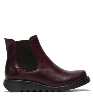 Las botas Chelsea de piel Salv195 para mujer de Fly London de la línea Sminx ofrecen un diseño elegante y práctico para el día a día. Con un estilo sin cordones, estas botas están confeccionadas con parte superior de piel de primera calidad, forro de microfibra y una cómoda plantilla de microfibra. La duradera suela de goma TR garantiza un soporte duradero, mientras que el tacón de cuña de 3,5 cm añade la altura justa para una elevación sutil. Perfectas para combinar con conjuntos informales o semiformales, estas botas Chelsea combinan comodidad y estilo atemporal. Parte superior: piel, forro: microfibra, plantilla: microfibra, suela: goma TR, altura del tacón: 3,5 cm, estilo sin cordones.