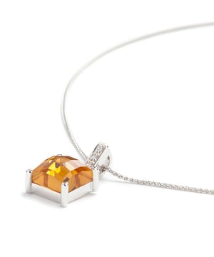 Diese Orphelia-Kette mit Anhänger in Silber ist aus allergiefreiem 925er Sterlingsilber höchster Qualität gefertigt. Die Orphelia-Damenkette aus 925er Sterlingsilber mit Anhänger – Silber ZH-4629 wird in einer schönen Geschenkbox geliefert und hat eine zweijährige Garantie – das perfekte Geschenk, um sich selbst oder einen geliebten Menschen zu verwöhnen.