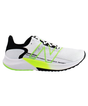 Gemaakt voor elke loper, de New Balance FuelCell Propel v2 heren hardloopschoenen zijn voorzien van een nieuwe en verbeterde FuelCell schuim kussen dat is pluche en energiek, waardoor u full-length comfort en een snel gevoel. Of u nu een hiel striker, midvoet striker, of niet helemaal zeker, deze schoenen bieden een hoge energie terug te keren en de perfecte hoeveelheid ondersteuning.

DE KLEINE DETAILS
over de hele lengte
FuelCell levert het hoogste energierendement van NB's performance foams die momenteel op de markt zijn
Bootie bovenwerk omhelst je voet voor een goede, naadloze, ondersteunende pasvorm
Lichtgewicht, ademend, ondersteunende pasvorm en gevoel
Naadloze, pluche tong en kraag die een zacht, luxueus gevoel geven om je voet in comfort te hullen
Vet N-logo voor extra stijl en een sportieve esthetiek
Bovenwerk: Mesh
Tussenzool: Fuelcell