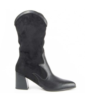 Bota de tacón para mujer. Calce cómodo. Plantilla acolchada de piel natural. Fabricado por otras marcas para nuestra marca. Medidas aproximadas: 7 cm de tacón, 28 cm alto de caña y 12 cm de ancho de caña.