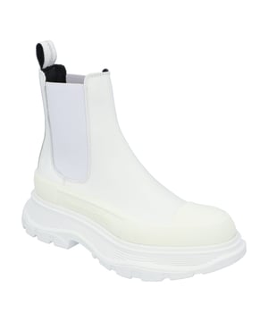 Tread Chelsea Boots with white calfskin and white rubber. 
Composition : Calfskin
Sole: Rubber
Color : White
Country of origin : ItalyMeasurments: