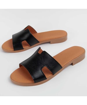 Garantía Purapiel, 10 años de garantía. Sandalia casual para mujer. Hecha en piel natural. Calce cómodo. Fabricado por otras marcas para nuestra marca.