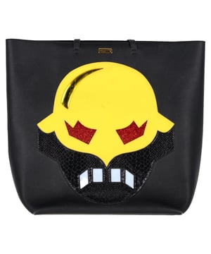 VINTAGE, RRP AS NEW
Embrace artistic innovation with the Stella McCartney Superstellaheroes Tote Canary, crafted from black faux leather adorned with decorative embellishments of exotic faux leathers portraying a captivating superhero. Boasting faux leather top handles and a generously spacious interior, this unique tote redefines everyday style with the distinct and stylish innovation of Stella McCartney.



Stella McCartney Superstellaheroes Tote Canary in Black Faux Leather
Condition: Excellent
Signs of wear: No retail tag, No visible sign of wear., Unused or used once, but as good as new.
Packaging: None
Color: black
Material: faux leather
Size: One Size
Measurements: Width: 140; Height: 370; Length: 450; Handle drop: 200; Strap length: 440
SKU: NAPPUGBBA376386W
