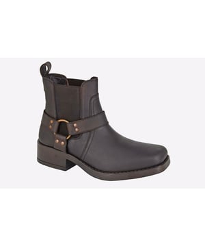 Stylish and sure to turn heads, Woodland deliver the Harley Low, a men's boot made to impress. Elevating the classic black boot to new heights, the Low Harley features a harness with stud detailing and a premium leather upper in a sleek brown colourway.
- Leather upper
- Twin gussets for easy on / off wear
- Heel tab
- Harness with stud detailing
- Durable rubber outsole