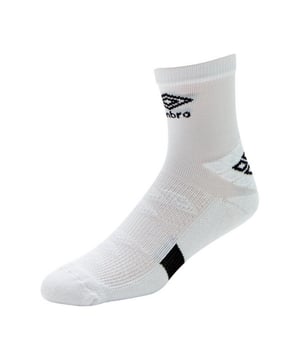 70% Baumwolle, 20% Nylon, 10% Elastan. Gewebetechnik: Premgripp. Marke: Umbro. Design: Logo. Mit Silikon-Noppen, Gepolsterte Fußgelenke. Doppelte Dichte, Elastischer Fuß, Offset-Griff Technologie. Bündchen: Elastisch. Gesundheitsnutzen: Schützt vor Blasenbildung, Fördert die Durchblutung.