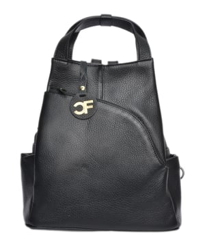 Mochila 
100% piel de vaca 
Cierre de cremallera superior
Cierre magnético superior
Bolsillos delanteros y traseros
Bolsillo interno 
Dimensiones : 28x21x12 cm
Mango: 25 cm
Correa para el hombro: 2x 80cm