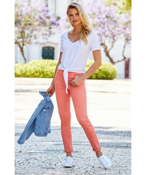 REASONS TO BUY:

If sunshine were a pair of jeans
Our bestselling skinny fit style
Super soft stretch denim - you won't want to take them off
High waist for a flattering fit
Style with white trainers in the day
Wear with heels for date night

Inside leg to fit: Short 29" | Regular 31" | Long 33"