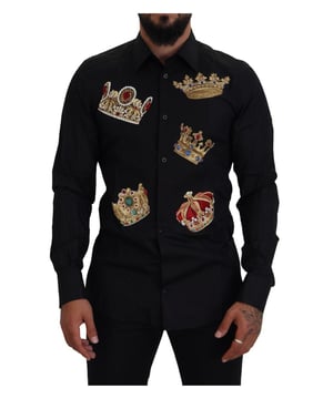 Modelo: Camisa formal GOLD  
Ajuste: Corte slim  
Material: 100% algodón  
Color: Negro con bordado de corona dorada  
Cierre frontal con botones  
Detalles del logo  
Hecho en Italia