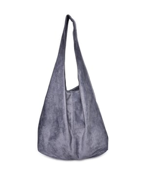 Bolso Hobo  
100% cuero de vaca  
Cierre magnético  
Bolsillo interno  
Dimensiones (L): 33x44x15 cm  
Asa: 46 cm  
Correa para el hombro: /