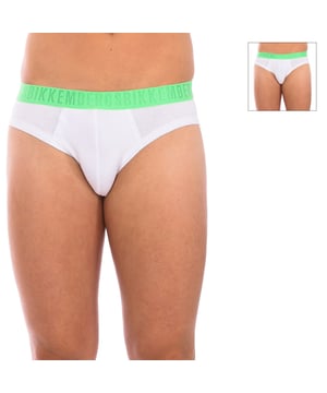 Bikkembergs brand slips.
 Elastic rubber waistband, with the brand's name embroidered.
 Comfortable and breathable fabric.
 Anatomical front, with the ability to hold without squeezing.
 Seams seen in tone.
 Composition: 95% Cotton, 5% Elastane
 Care:
Wash at maximum temperature 30º.
 -Do not use bleach.
 -Do not dry clean.
 -Allows the use of an iron.