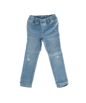 Deze jeggings voor meisjes bieden maximaal comfort met hun elastische tailleband, die gemakkelijk te verstellen is zonder dat er een sluiting nodig is.

 Het ontwerp heeft 2 achterzakken en behoudt een eenvoudige en strakke stijl die lijkt op de look van jeans, maar met de flexibiliteit en lichtheid van leggings.

 Perfect voor een praktische en moderne look, het combineert de functionaliteit van jeans met het comfort van een stretchkledingstuk, ideaal voor dagelijks gebruik.
 Samenstelling: 77% Katoen, 21% Polyester, 2% Elastaan
 Onderhoud:
- Machinewas koud.
 - Gebruik vergelijkbare kleuren in de was.
 - Vermijd het gebruik van bleekmiddelen.
 - Drogen op lage temperatuur in de droger.
 - Strijken op lage temperatuur.
 - Niet chemisch reinigen.