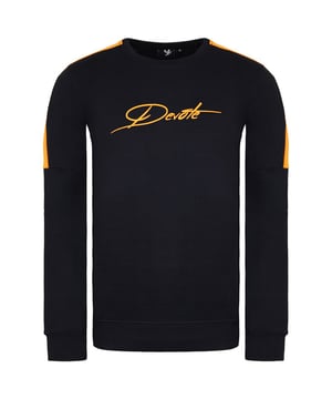 Los suéteres de Black/Orange para hombre Baldwin London Baldwin son un suéter elegante y cómodo que es perfecto para el uso diario. Están hechos de una mezcla de algodón suave y liviana que es perfecta para las capas. Los suéteres tienen un cuello de la tripulación, un ajuste relajado y un dobladillo acanalado y puños, lo que los convierte en una opción versátil que se puede vestir hacia arriba o hacia abajo.

Los suéteres están hechos de una mezcla de algodón 60% y 40% de poliéster. Esta mezcla hace que los suéteres sean suaves, livianos y duraderos. Los suéteres también tienen un ajuste relajado, lo que los hace cómodos de usar. El cuello de la tripulación es un escote clásico que es elegante y cómodo. El dobladillo acanalado y los puños agregan un toque de detalle y ayudan a mantener los suéteres en su lugar.

Los suéteres tienen un sorprendente esquema de color negro y naranja. El negro es un color clásico que es perfecto para combinar con otros colores, mientras que la naranja proporciona un toque de brillo. El esquema de color es perfecto para un aspecto informal, pero también se puede vestir para ocasiones más formales.

Los suéteres tienen un parche de logotipo de Londres devoto en el cofre. El logotipo es pequeño y discreto, por lo que no resta valor al aspecto general de los suéteres.

Los suéteres son lavables a máquina, por lo que son fáciles de cuidar. También son un suéter relativamente asequible, por lo que son un buen valor para el precio.

En general, los suéteres Black/Orange para hombres Baldwin London Baldwin son una gran opción para los hombres que buscan un suéter elegante y cómodo que sea perfecto para el uso diario. Son una buena opción para los hombres que desean un ajuste relajado y un cuello de la tripulación.