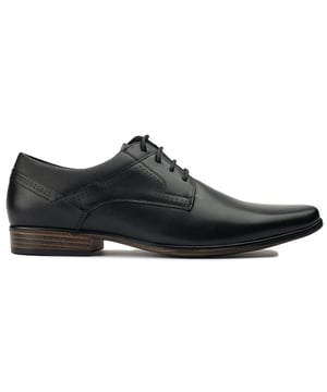 Enjoy Sleek Sophistication With The Soletrader Hyde Derby. Exclusively Crafted For Discerning Tastes, These Lace-up Smart Shoes Marry Expert Craftsmanship With Modern Style. The Polished Leather Uppers Ensure A Luxurious Appearance While The Sleek Sole Provides A Steady Stride. Whether You're Headed To The Office Or A Night Out, Every Step In These Handmade Soletrader Shoes Radiates Refined Elegance.