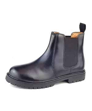 Frank James Rutland Boys and Girls Chelsea Leather Boots. These boots made made from real leather uppers and a textile lining for comfort. They feature a great sole mud-free for outdoor wear. Availble in sizes Infant 8 to Boys 6. Unisex sizes so will run slight large for ladies/girls.