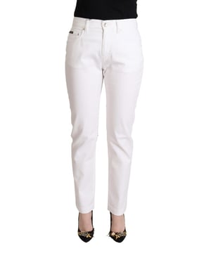 Gorgeous Dolce & Gabbana Mid Waisted Tapered Denim Jeans with Logo Patch
  Brand new with tags
  100% Authentic
  Tapered jeans in a regular fit
  Color: White
  Zipper and button closure
  Logo details
  Made in Italy
  Material: 98% Cotton 2% Elastane