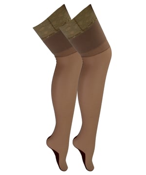 Onze Sok Snob kousen met naad zijn de perfecte aanvulling op elke outfit. Deze klassieke kousen zorgen ervoor dat je sexy en zelfverzekerd voelt voor je volgende avondje uit, en ze zijn ook geweldig voor je dagelijkse garderobe. De kanten bovenkant voegen iets extra's toe aan deze toch al sexy kousen, waardoor ze de perfecte aanvulling op elke outfit. Ze hebben ook een vintage ontwerp gemaakt. Of je nu de stad uitgaat of ze gewoon elke dag gebruikt, deze kousen met naad zorgen ervoor dat je de hele dag sexy en zelfverzekerd voelt! Deze kousen zijn gemaakt om je sexy, mooi en zelfverzekerd te laten voelen in welke outfit je ook kiest. Ze zijn zelfs gemaakt van nylon, zodat je weet dat ze zacht en comfortabel zijn op je huid met minimale irritatie aan je benen. Verkrijgbaar in Medium & X-Large en 3 klassieke kleuren: zwart met zwarte naden, nude met nude naden en nude met zwarte naden. Deze kousen zijn gemaakt van de perfecte mix van 94% nylon en 6% elastaan ​​​​om ervoor te zorgen dat ze perfect uitrekken en niet kreuken bij de enkel van de tiener. Hoewel van zeer hoge kwaliteit zijn, raden we aan dat we je aan ze met de hand te wassen om te voorkomen dat ze blijven haken.