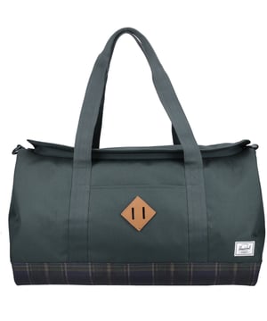 Pak voor last-minute plannen. Gemaakt met ons kenmerkende diamante detail en 100% gerecycleerde EcoSystem-stoffen, biedt de Herschel Heritage Duffle gemakkelijk toegang tot je spullen met een U-vormige opening, ideaal voor spontane uitjes en weekends weg.
B: 62cm
H: 7cm
L: 45cm