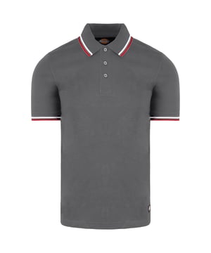 El Riverton es un polo de trabajo de calidad premium, con una buena selección de variaciones de color, cada uno con un color de contraste en el collar y los pañales. El collar y los puños también están acanalados para dar un ajuste moderno a este excelente producto.