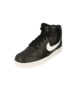 Parte superior de tela y otros materiales, forro de tela y suela de otros materiales, zapatillas Nike negras, parte superior de cuero, cierre de cordon, insignia de la marca en el costado y la parte delantera del zapato