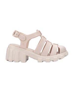 Melissa Megan is synonymous with authenticity. Now also in children's sizes, with a Melflex upper and EVA sole, the new Mini Melissa Megan translates the striking personality of the timeless shape for all generations