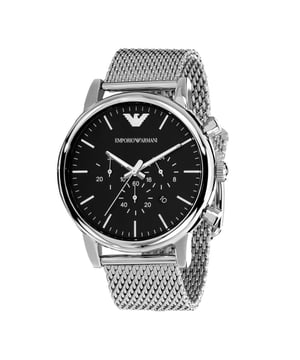 Diese Emporio Armani Luigi Chronograph Uhr für  Herren ist das perfekte Accessoire zum tragen oder verschenken. Ihr Silber 46 mm Rund Gehäuse kombiniert mit dem bequemen Silber Armband aus  Edelstahl garantiert, dass Sie diese atemberaubende Uhr kompromisslos genießen werden. Angetrieben von einem hochwertigen Quarz Uhrwerk und wasserdicht bis 5 bars, läuft Ihre Uhr stets weiter. Diese elegante und praktische Uhr ist perfekt für alle Gelegenheiten. Es ist ein tolles Geschenk für Ihre Verwandten und Freunde. -Diese Analog Uhr verfügt über eine Kalenderfunktion: Datum, Solar, 24-Stunden-Anzeige, Leuchtzeiger Diese hochwertige Uhr hat ein Silber Edelstahl Band ( 21 cm Länge und 21 mm Breite) mit einer Dornschließe Gehäusedurchmesser: 46 mm,Gehäuse Höhe: 12 mm, Gehäusefarbe: Silber, Zifferblattfarbe: Schwarz