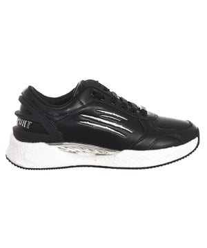 Sportschuhe von Plein Sport.
 Mittelhohe Sportschuhe, ideal für den Alltag.
 Bequemes und atmungsaktives Material.
 Krallendetail an der Seite.
 Eingravierter Markenname auf der Rückseite.
 Abzeichen auf der Zunge.
 Mit Schnürsenkeln verstellbar.
 Nähte in Ton gehalten.
 Zusammensetzung: Äußeres: Synthetik; Innen: Textil+Leder; Sohle: Synthetik
 Pflege:
Mit einem feuchten Tuch reinigen.