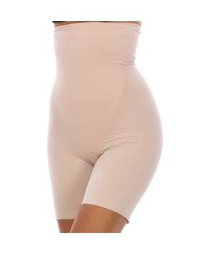 Silhouette girdle Janira.
 High-rise silhouette girdle.
 Invisible, leaves no mark.
 Size reducer.
 Seams seen in tone.
 Breathable fabric.
 Composition: 65% Polyamide, 35% Elastane
 Care:
-Wash at a maximum temperature of 30º.
 -Do not use bleach.
 -Do not use an iron.
 -Do not use dryer.
 -Do not dry clean.
