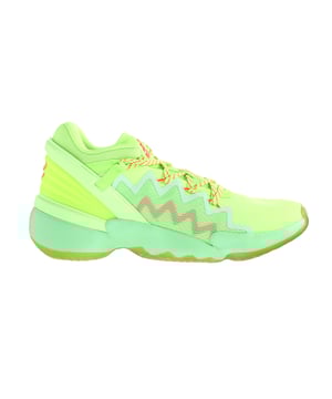 Tomando sus señales de los instintos sobrehumanos de Donovan Mitchell, el D.O.N. El problema #2 Spida Sense es un espectáculo para ser visto. Estos zapatos exclusivos del baloncesto de Adidas tienen Pops rojos de neón a lo largo de la parte superior verde lima. Una suela externa de brillo translúcido presenta una silueta "radiactiva" que casi parece parpadear cuando siente una amenaza inminente en la cancha. Su sentido de Spida debe estar hormigueando.