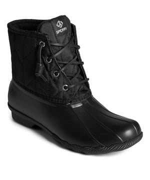 Mit dem Saltwater SeaCycled Duck Boot bleiben Ihre Füße trocken und Ihr Bewusstsein klar. Das robuste Obermaterial aus nachhaltig gewonnenem SeaCycled-Gewebe mit einer schützenden Gummischalenkonstruktion ist dem nassen Wetter nicht gewachsen.