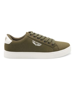 Zapatillas PME Legend para él. Las zapatillas están fabricadas en piel sintética y textil de alta calidad. La zapatilla tiene una plantilla de EVA extraíble, que proporciona una agradable amortiguación.