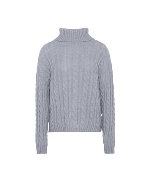 Omarm een ​​tijdloze stijl met deze gebreide trui. Het coltrui-ontwerp en het kabelbreisel stralen elegantie uit, terwijl de geribde zoom, manchetten en kraag zorgen voor een comfortabele pasvorm. Deze trui is ideaal voor koelere dagen en biedt warmte in een zachte textuur. Veelzijdig voor elke casual of semi-casual gelegenheid, de klassieke unisex-uitstraling zorgt voor moeiteloze elegantie.  Pullover trui