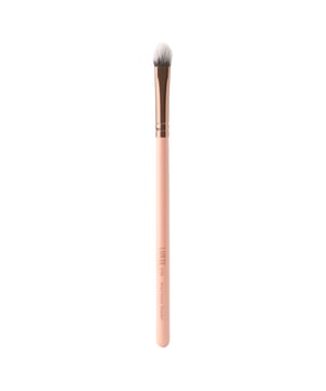 The Precision Shader Brush is perfect for precisely packing on your favorite powder eyeshadows and pigments. It can also be used to carefully carve out a cut crease with cream eyeshadows or concealer.