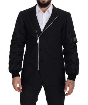 Absoluut prachtige 100% authentieke Dolce & Gabbana wollen jas  
Volledige ritssluiting  
Kleur: Zwart  
Logodetails  
Gemaakt in Italië  
Materiaal: 99% virgin wol 1% nylon  