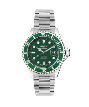 Gevril 4859A Reloj de pulsera Wall Street de acero inoxidable para hombre Reloj Gevril Wall Street de acero inoxidable para hombre Caja de acero inoxidable 316L de 43 mm con acabado satinado, bisel giratorio unidireccional Corona atornillada con el logotipo de Gevril Índices luminosos en la esfera, manecillas luminosas, esfera verde Fecha a las 3 en punto Lente magnificada Brazalete de acero inoxidable con hebilla desplegable desplegable Cristal de zafiro antirreflectante Resistente al agua hasta 200 metros/20 ATM Automático suizo, movimiento SW220