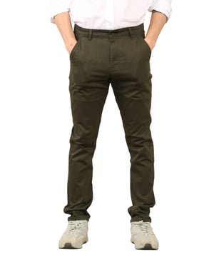 MYT Heren Slim Fit Stretch Chino Broek. - 2 zakken voor, 2 zakken achter. - - . Zachte stof van katoenmix houdt de hele dag comfortabel. - - . Knoopsluiting, ritssluiting. - Ideaal voor golf en deze broek is de optimale pasvorm voor slim, klassiek en formeel of informeel functioneel gebruik.