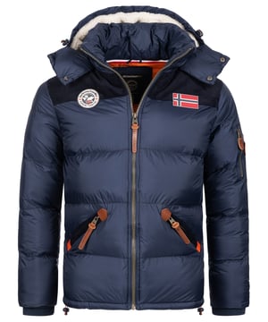 Angeboten wird eine sehr warme Herren Winter Jacke der Marke "Geographical Norway" mit Kapuze und einem klassischen Steppdesign. Die Winterjacke ist mit einem Regular Fit schnitt ausgestattet, bei diesem Schnitt kann sich der Körper unter dem Stoff frei bewegen, ohne dass der Stoff am Körper klebt. Das Obermaterial besteht aus einem hochwertigen Polyamid-Material, das wasserabweisend ist und dazu super warm hält. Dazu kommt, dass die Jacke eine große Kapuze die mit Teddyfell gefüttert ist.