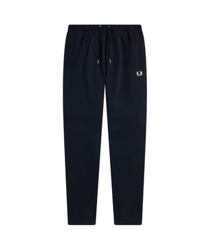 Farbe: 608 Navy Technische Daten: Jogginghose aus gebürsteter Baumwolle, in der Taille durch einen Kordelzug verstellbar, mit offenen Seitentaschen und gesticktem Logo auf dem Bein Passform: Regulär