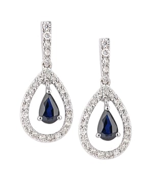 18K (750) witgoud: 2,4 gram; # Diamant: 0,2 ct; # Saffier: 0,51 ct; # Afmeting: 1,933 cm x 0,85 cm