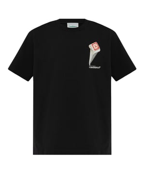 Het Leaning Column T-shirt van Casablanca is geïnspireerd op het oude Griekenland en klassieke filmposters uit Hollywood en is een gegarandeerde manier om je te onderscheiden van de massa. Dit opvallende T-shirt is een perfecte opfrisser voor je basiskleding en is gemaakt voor luie dagen, vakantiebestemmingen en muziekfestivals.