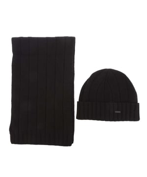 Mens Hugo Boss Beanie & Scarf Set in black.- Fold-over cuff.- Breathable and soft.- 38% Viscose  35% Polyamide  22% Wool  5% Alpaca.- Ref: 50495806BLK