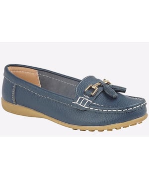Add a classic touch to your everyday wardrobe with these Camila Tassle Loafers from Boulevard. Constructed in a premium leather with gold detailing and a front tassle for on-trend looks every time. With a navy colourway and contrast-stitch detailing in a complimentary white, these are a chic option for all your smart casual needs.
- Action Leather
- Slip on design
- Tassle to the front
- Gold buckle detailing
- TPR Sole