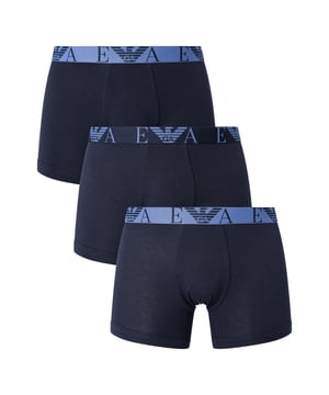 De Emporio Armani 3-Pack Heren Boxer Brief biedt premium comfort en stijl. Gemaakt van een zachte katoenmix, is de ademende boxer brief ontworpen om mee te bewegen. Het navy gekleurde pakket heeft een moderne pasvorm en Emporio Armani-logo's in de tailleband. Op basis van klantfeedback raden we aan om één maat groter te nemen voor Emporio Armani-broeken, afhankelijk van de gewenste pasvorm. Belangrijkste Kenmerken - Logo tailleband, Gedefinieerde pouch, 3-pack, Normale hoogte.